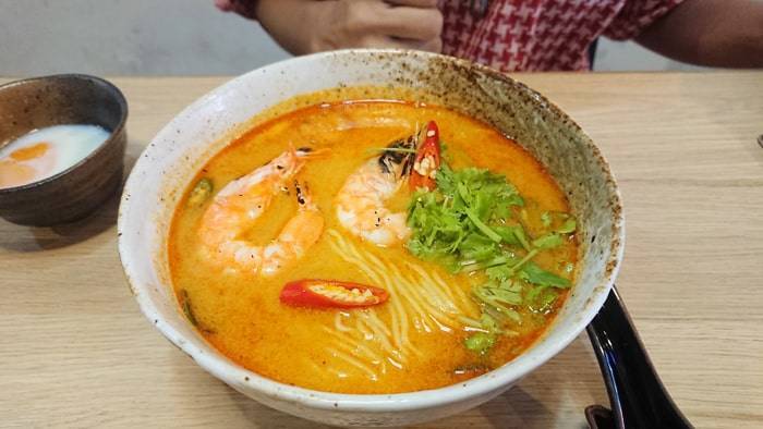 バンコク　つけ麺城のトムヤムラーメン