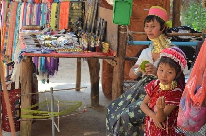 チェンマイ　首長族の村(Long Neck Karen Camp)で一番首が長い女性