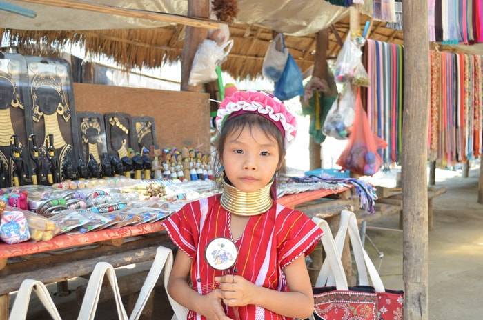 チェンマイ　首長族の村(Long Neck Karen Camp)の小っちゃいかわい子ちゃん