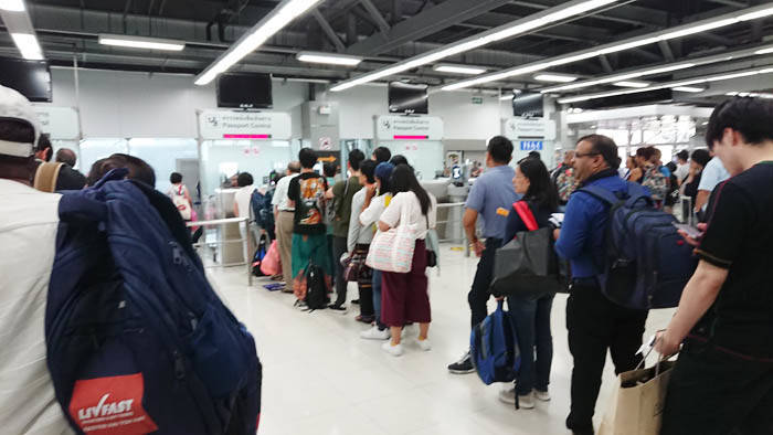スワンナプーム国際空港の出国審査