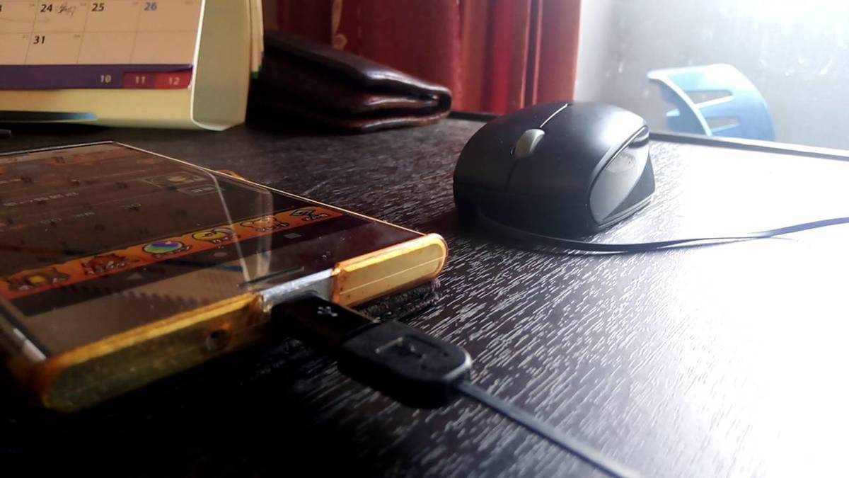 スマホの画面が壊れて反応しない時の解決方 スマホ用マウス なんとなくバンコクに移住してみました