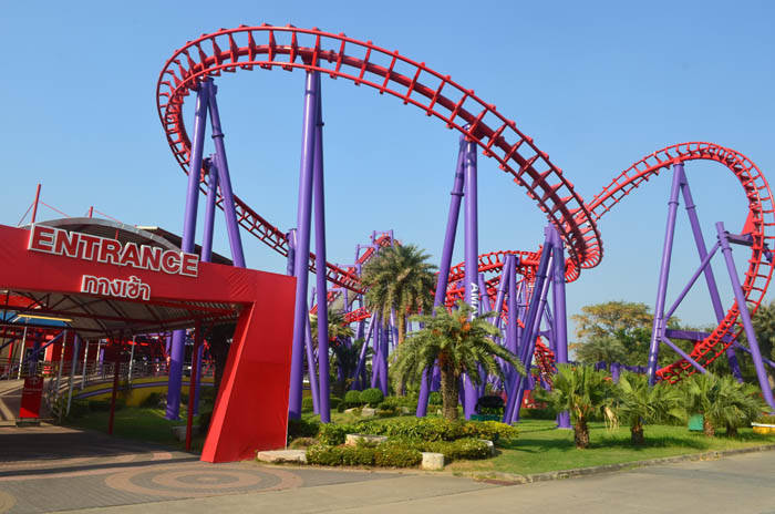 サイアムアメージングパークのジェットコースター　Vortex　Siam Amazing Park