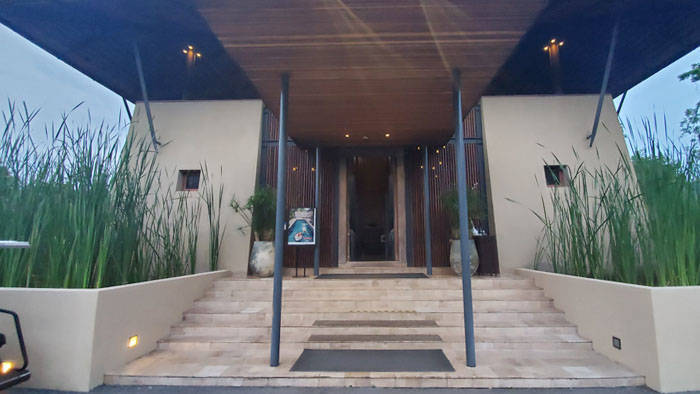 カオヤイのMYTHレストランの外観