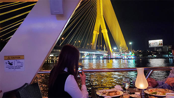 チャオプラヤー プリンセス号のディナー(Chao Phraya Princess Dinner Cruise )