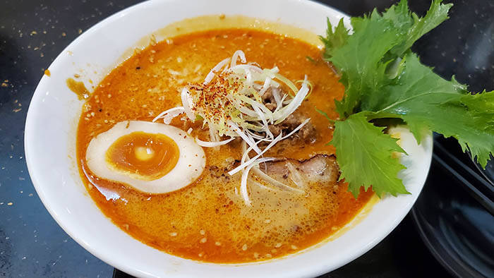 バンコクの屯ちんの坦々麺