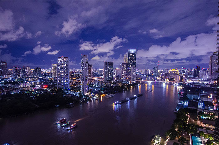 バンコクの夜景　チャオプラヤー川