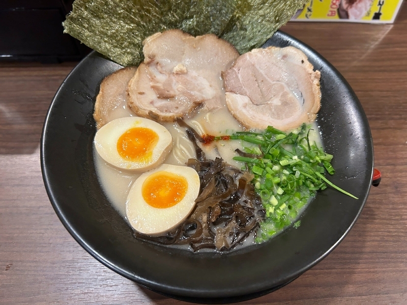 竹ノ塚】 濃厚とんこつラーメン 一峰「一峰ラーメン(1200円)」 - 肥宝