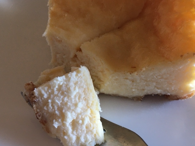 ベイクドチーズケーキ断面1