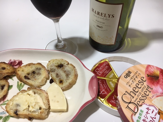 りんご入りチーズとワイン