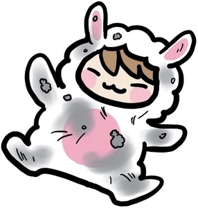 汚れた着ぐるみを着る赤ちゃん