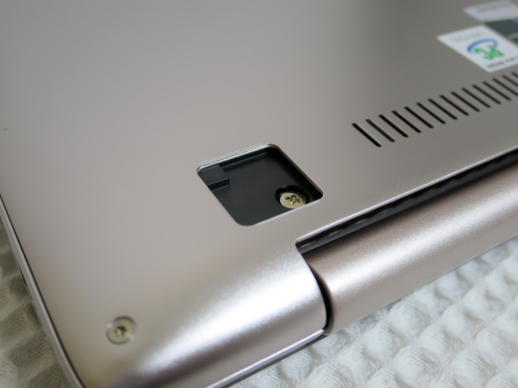ZENBOOK（UX303UB）分解