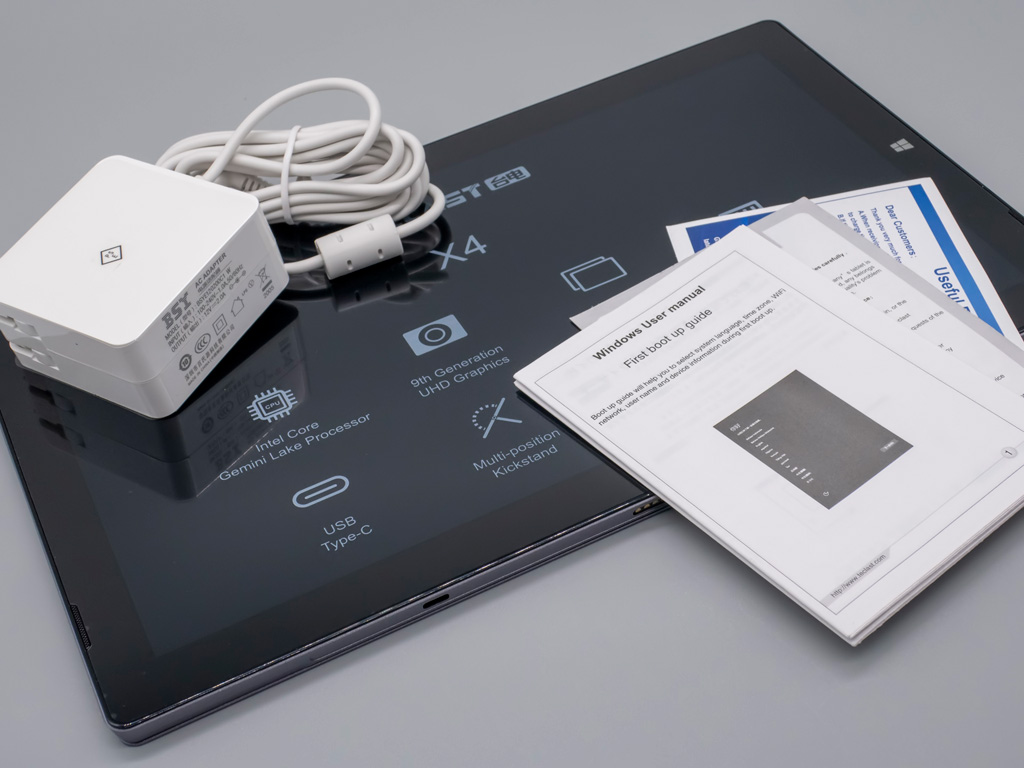 11.6インチのSurface風2in1タブレット「TECLAST X4」実機
