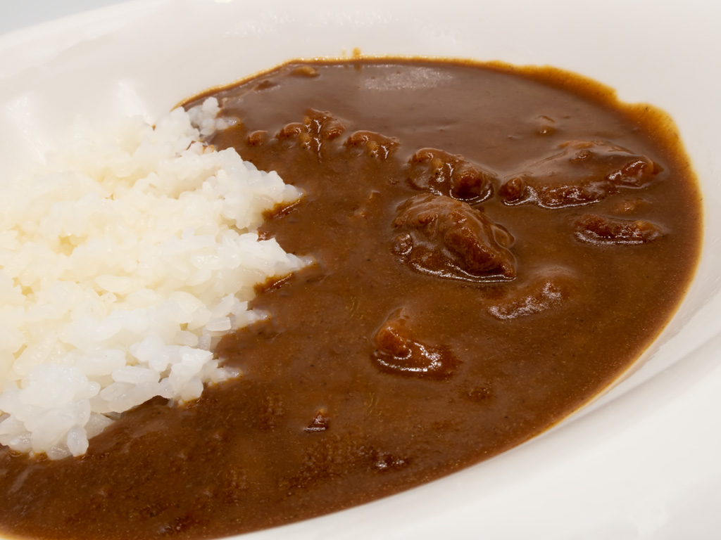 とろうま牛角煮カレー レトルト食品