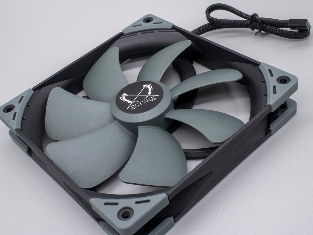 PCケースファン KAZE FLEX 140 SQUARE PWM 1200rpm KF1425FD12S-P