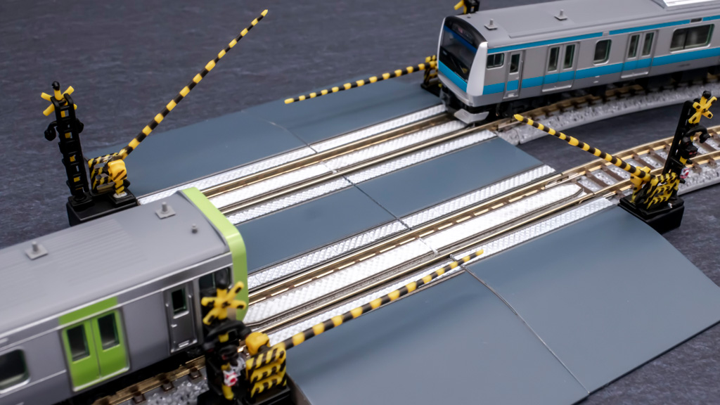 Nゲージ ジオラマ 鉄道模型 駅舎 踏切 フィギュア付き Nゲージ】レイアウトの情景を盛り上げる手動タイプの「踏切D2」を購入