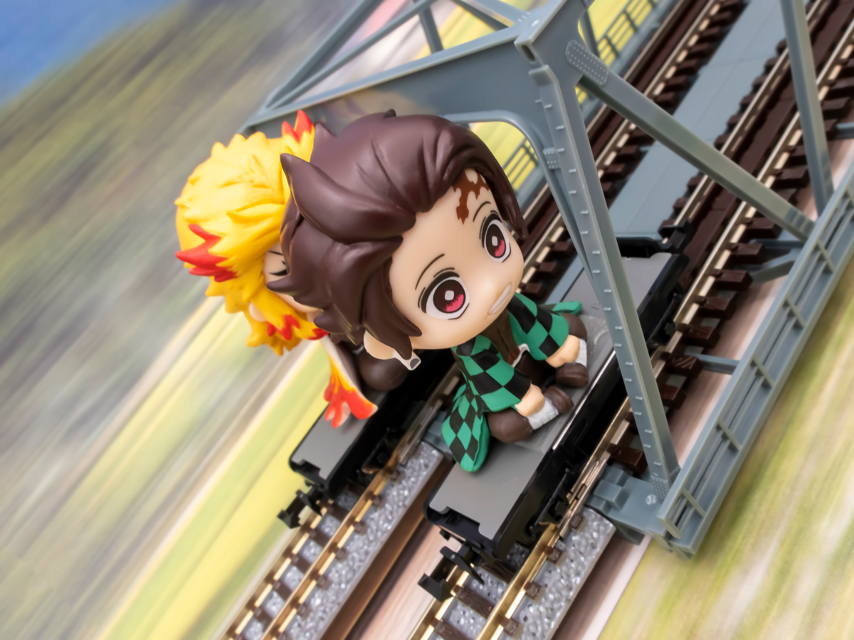 鬼滅の刃のフィギュア「すわらせ隊」を購入したのでNゲージに乗せて