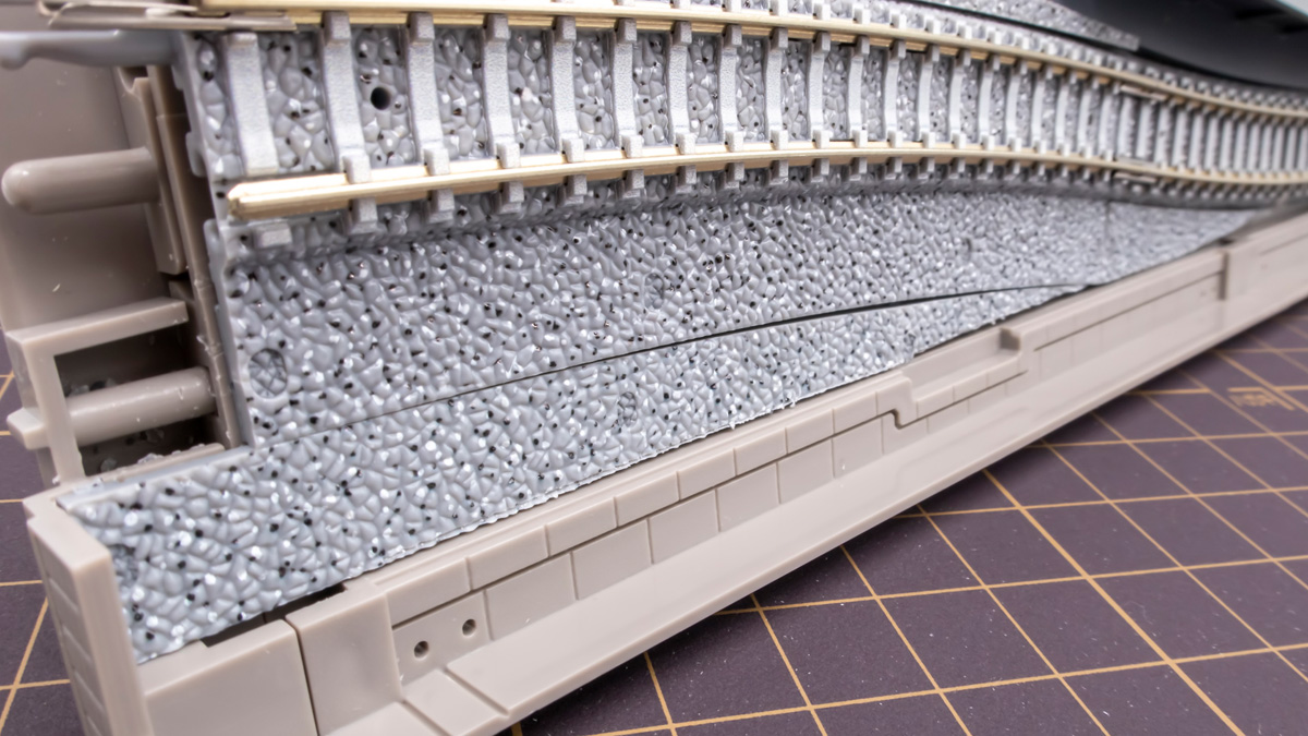 Nゲージ】高架駅ホームの線路をさらに微調整。 - かわにょぶろぐ