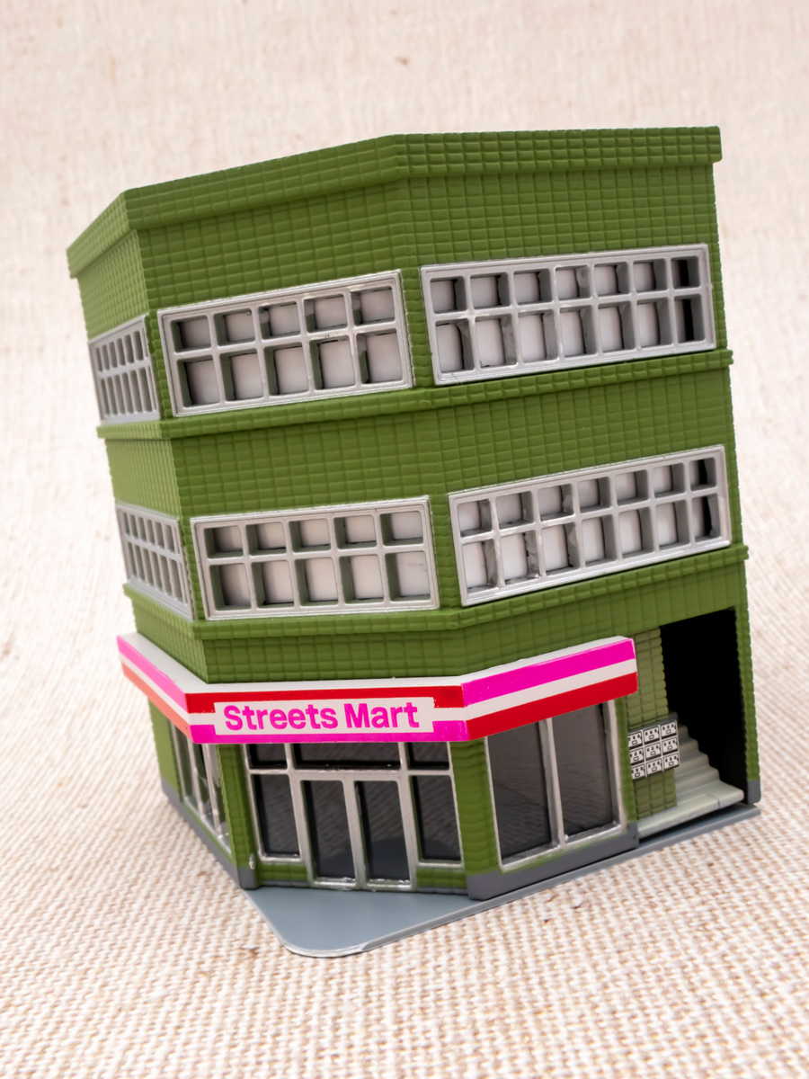 62234セール現品限　ヒンジ跡有ヴィンテージ　ドミニカ発行建築物国旗他3種揃 62234セール現品限 ヒンジ跡有ヴィンテージ ドミニカ発行建築物