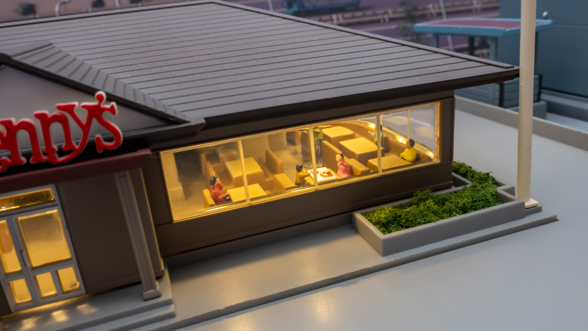 Nゲージ KATO ファミリーレストラン デニーズ 人形を配置
