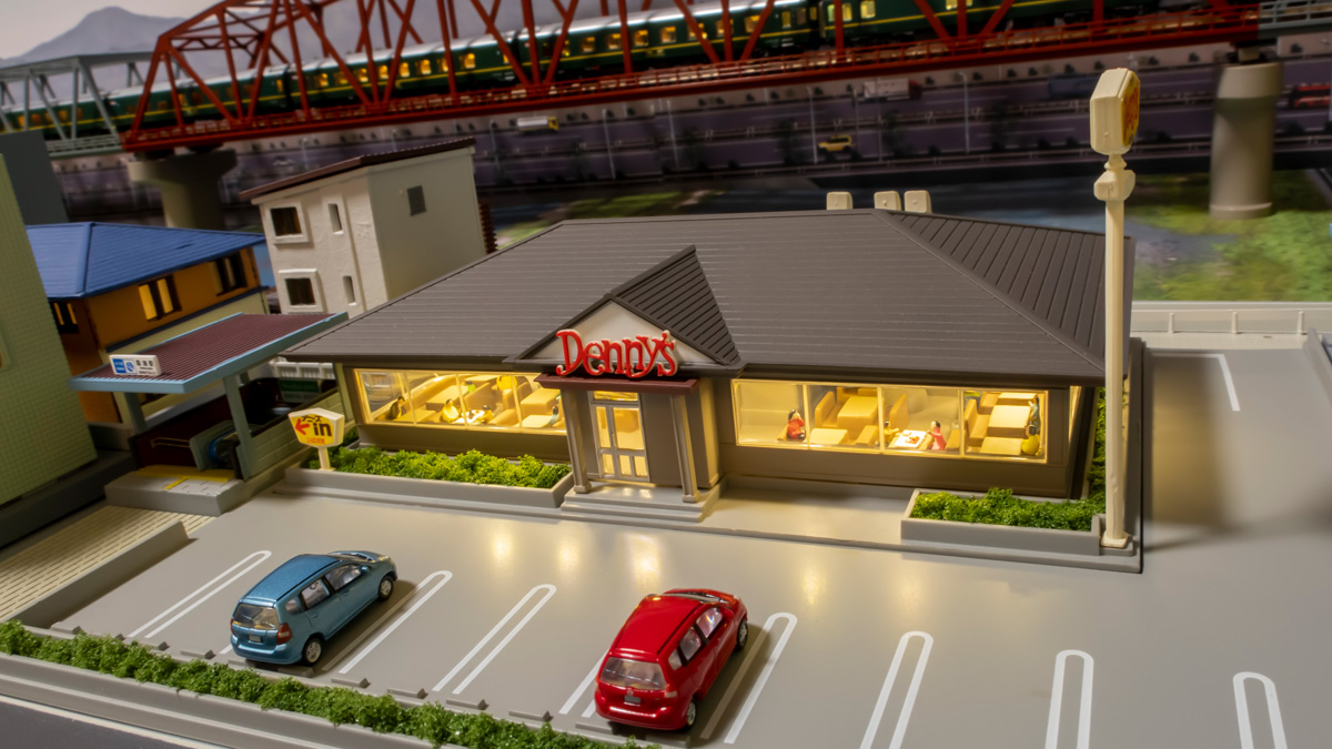 Nゲージ KATO ファミリーレストラン デニーズ 人形を配置
