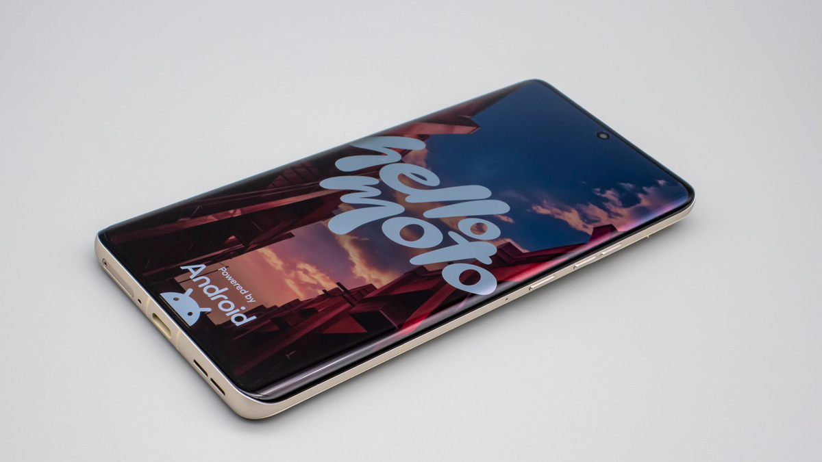 Motorola Edge 50s Pro 起動