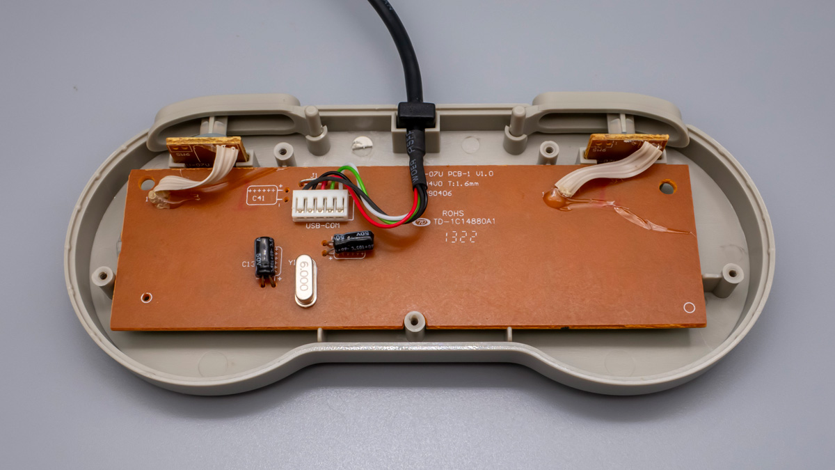 スーファミコントローラー風のレトロ調USBゲームパッドを買い増し