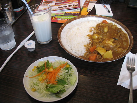 1280px-Beef_Kaigun_Curry_at_CoCo_CHIBANYA