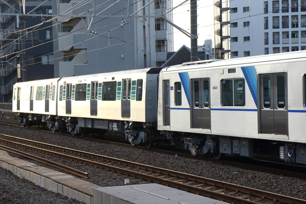 ダイヤの車両輸送列車　全長58㎝ ブリキ 寺井商店 ダイヤ 車両輸送列車 フリクション - いずみ
