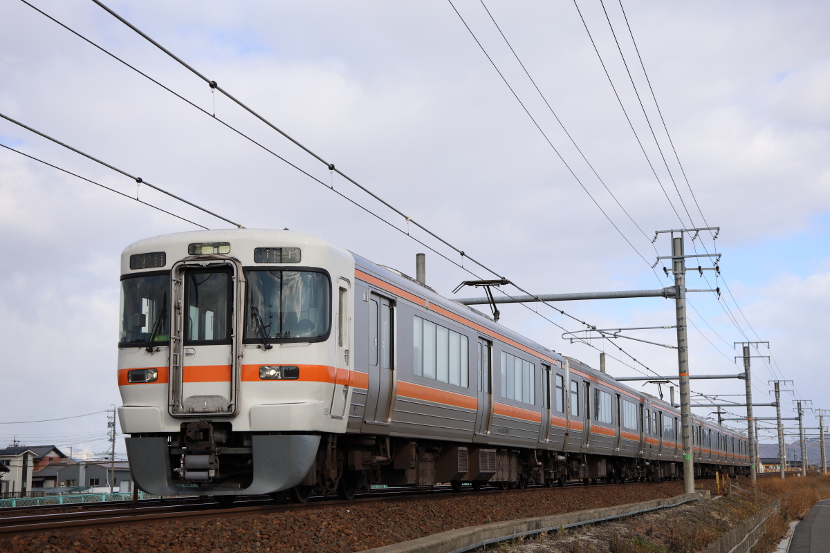 木曽川インカでEF64赤ホキを撮る 2025年 東海撮り鉄遠征⑩ - 川崎鶴見