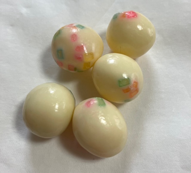 チョコの中のかわいいグミ□BANDAI ポップンたまごチョコ□レビュー