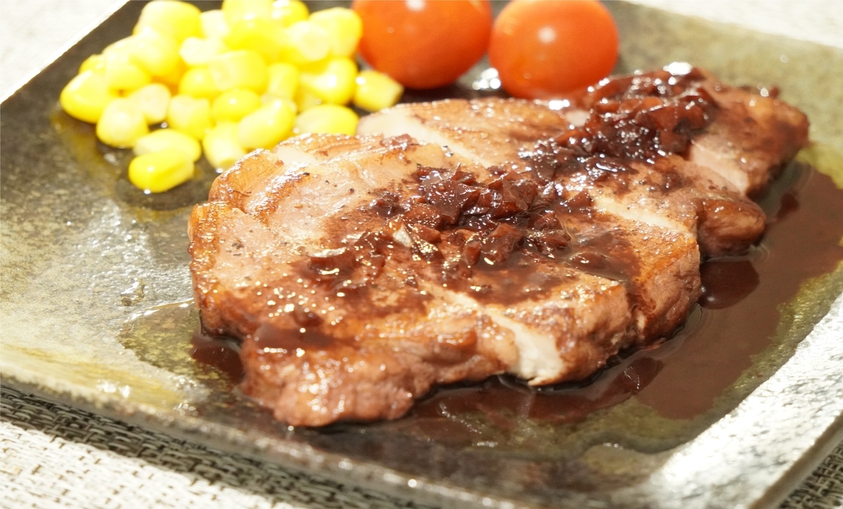 柔らかジューシー ポークステーキ赤ワインソースの作り方 レシピ Clovers Cooking