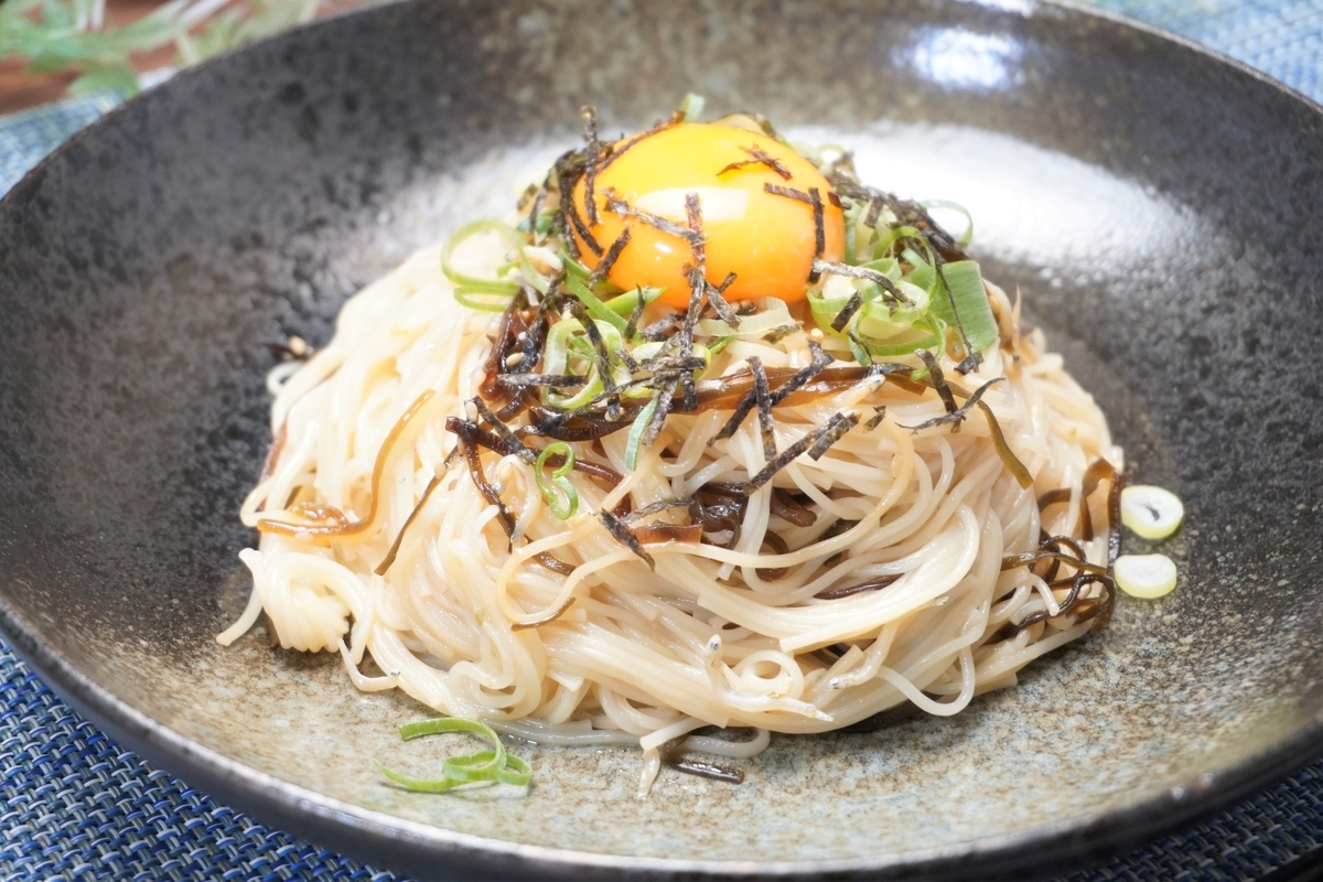包丁なしで和えるだけ 塩昆布としらすの卵そうめんの作り方 レシピ Clovers Cooking