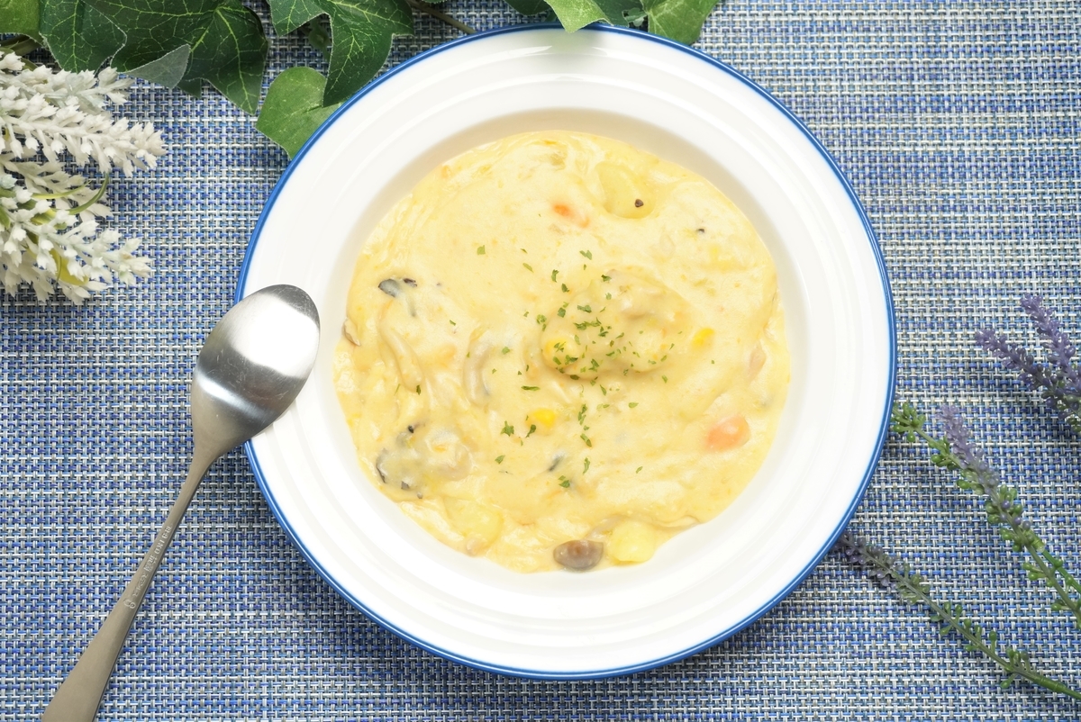 ルーもコンソメも使わない 豆乳クリームシチューの作り方 レシピ Clovers Cooking