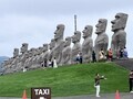 モアイ群
