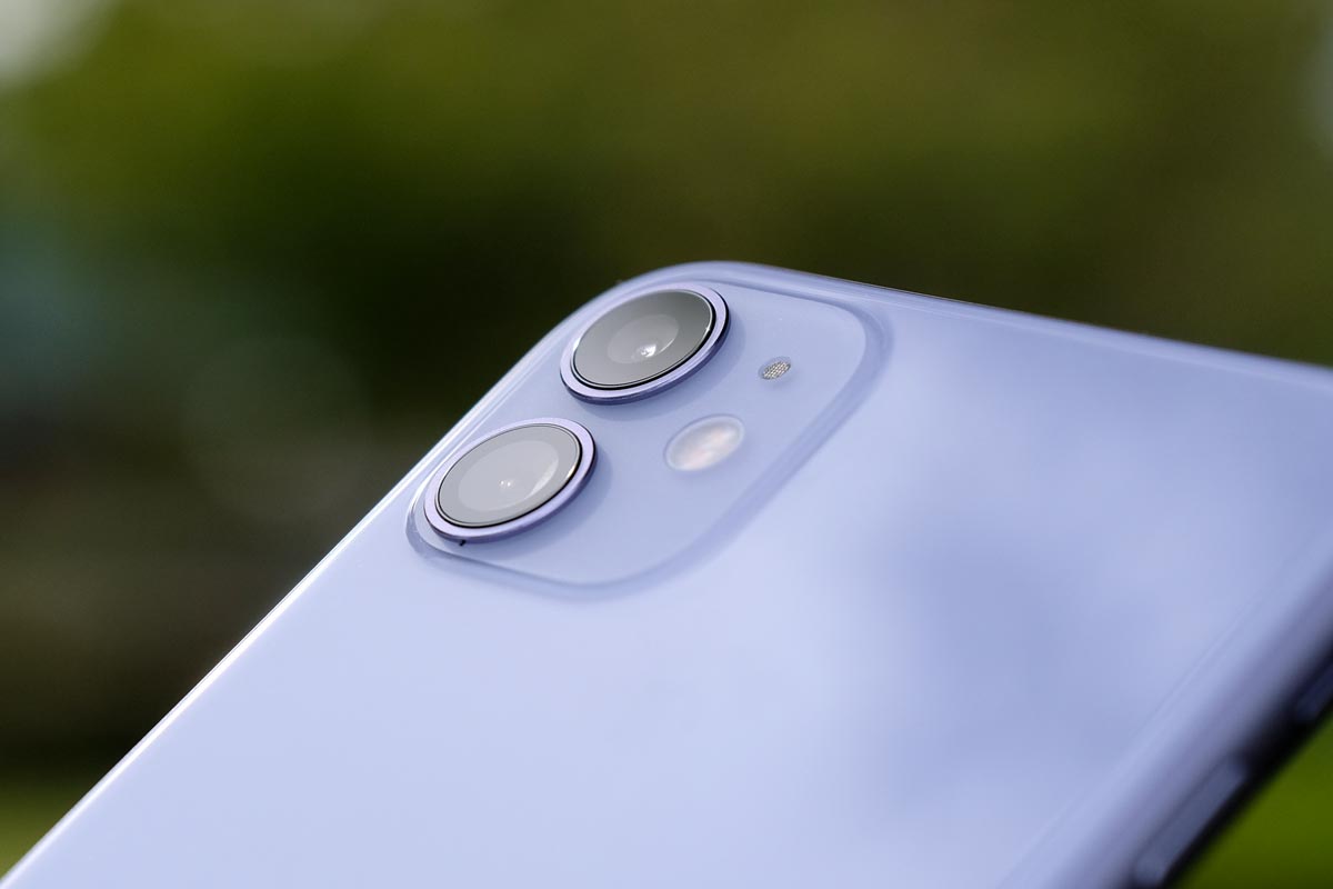 iPhone 11 デュアルカメラ