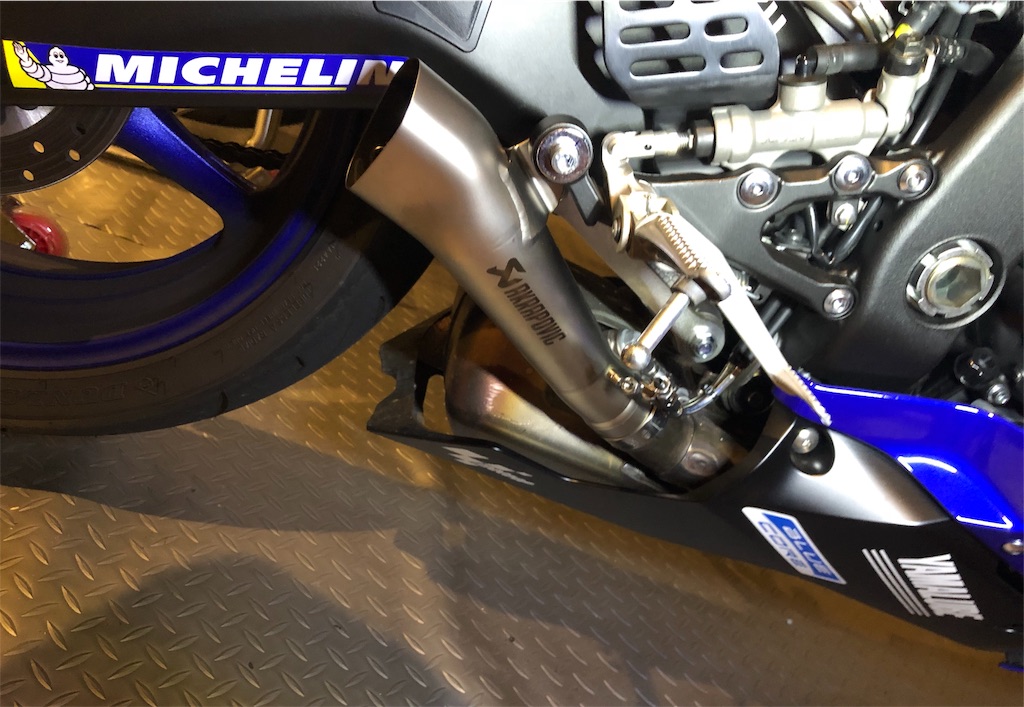 YZF R6 スリップオンマフラー メガフォン(チタン) Amazon | AKRAPOVIC(アクラポヴィッチ) スリップオンマフラー