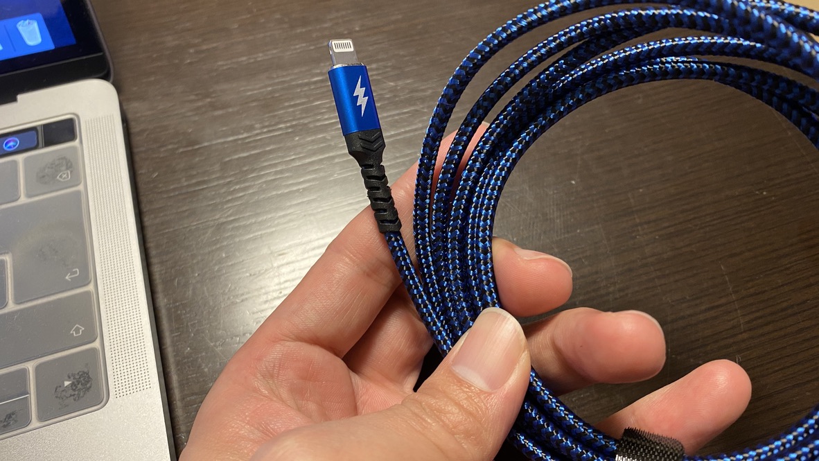 iPhone11 Lightningケーブル 編み込み