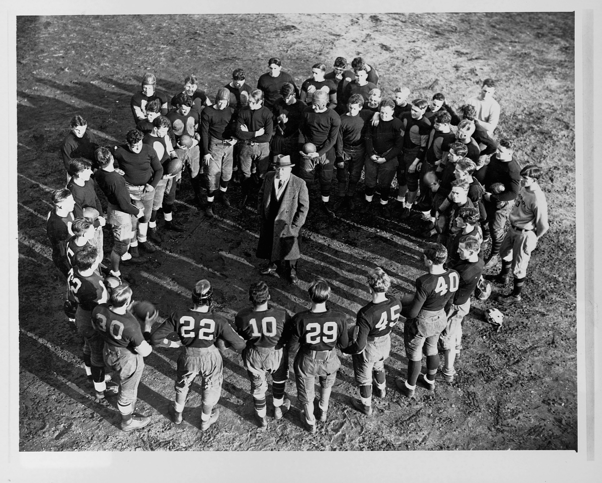 アメフト偉人伝 フットボールの発明家 エイモス アロンゾ スタッグ 1862 1965 Nfl超入門 群雄割拠の32国志演義