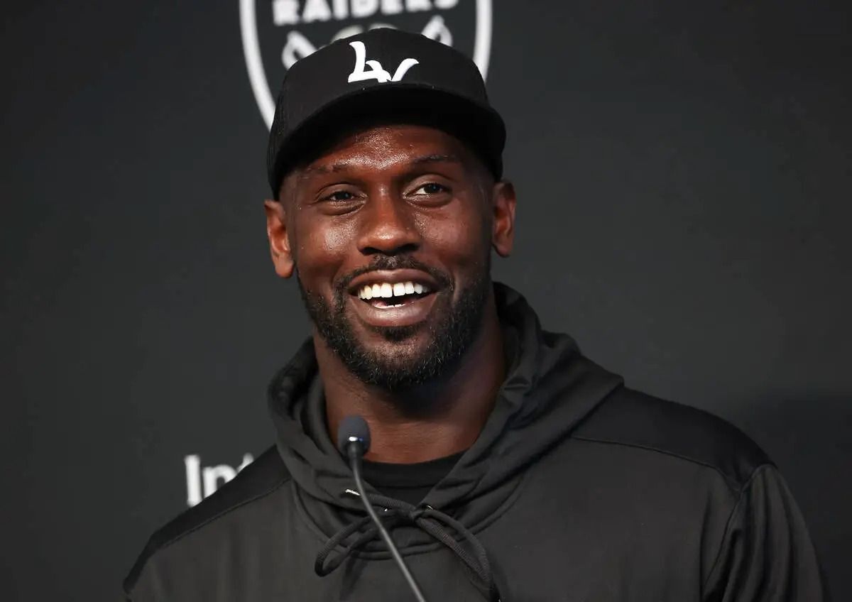 NFL TOP100 2022】#62 DE チャンドラー・ジョーンズ - NFL超入門 NFL TOP100 2022】#62 DE チャンドラー・ジョーンズ - NFL超入門