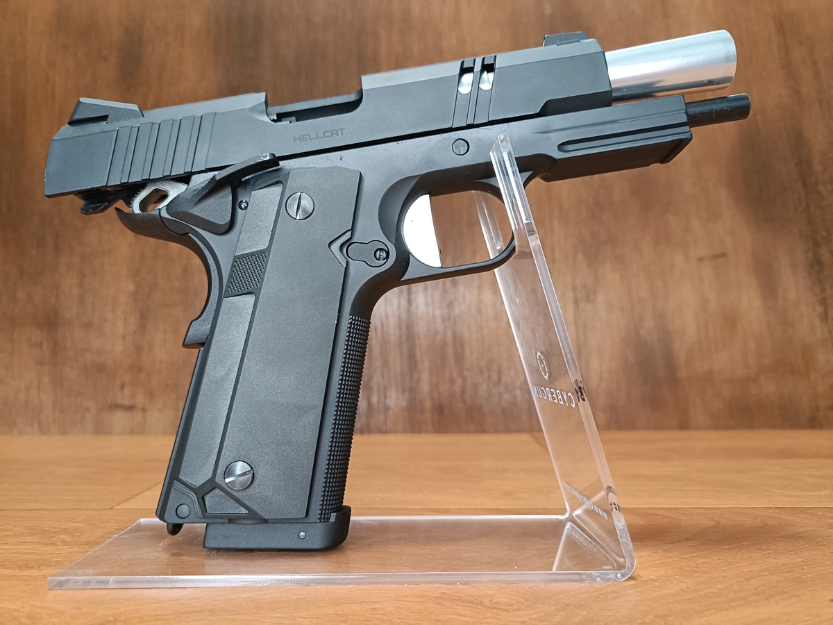 Carbon8 HellCat 4.3 CO2 GBB 紹介レビュー - kazuravi223's diary