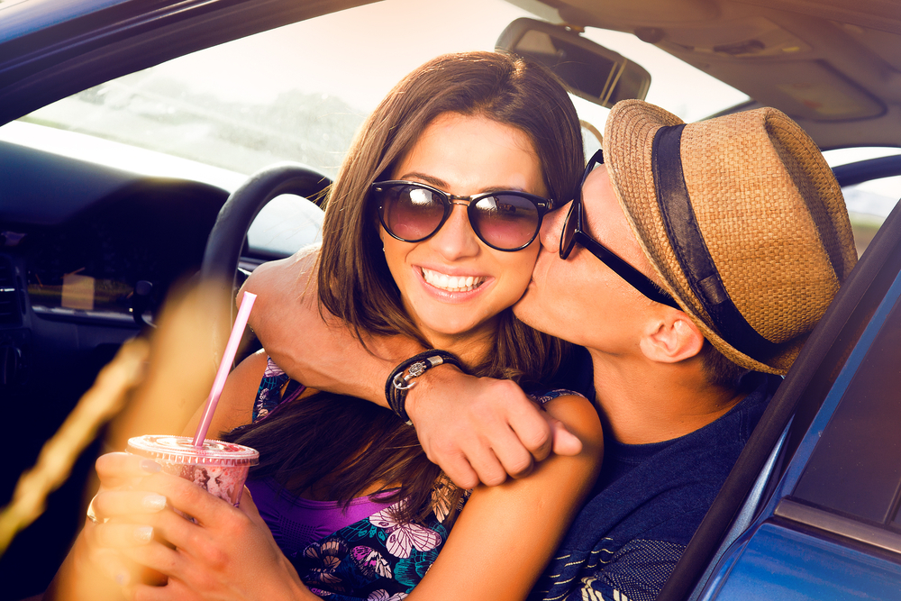 体毛が濃い男は気持ち悪いから改善したいときの対策 毛深い男は気持ち悪い 髭いらないしすね毛は切るかすくべき