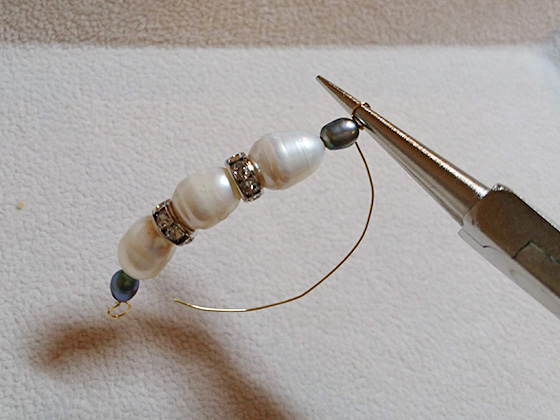めがね留めを作ります