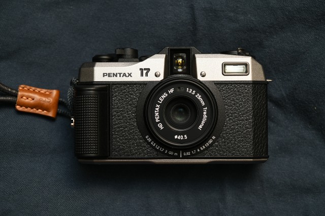 PENTAX 17 - 今日もカメラと。