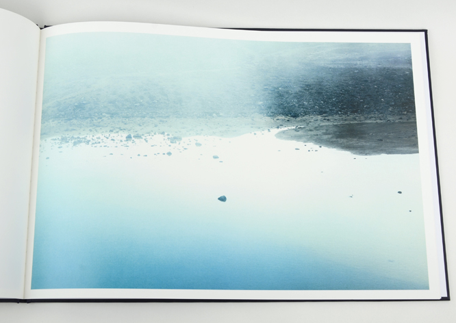 高崎紗弥香『沈黙の海へ』発売記念写真展 - 恵文社一乗寺店 スタッフブログ