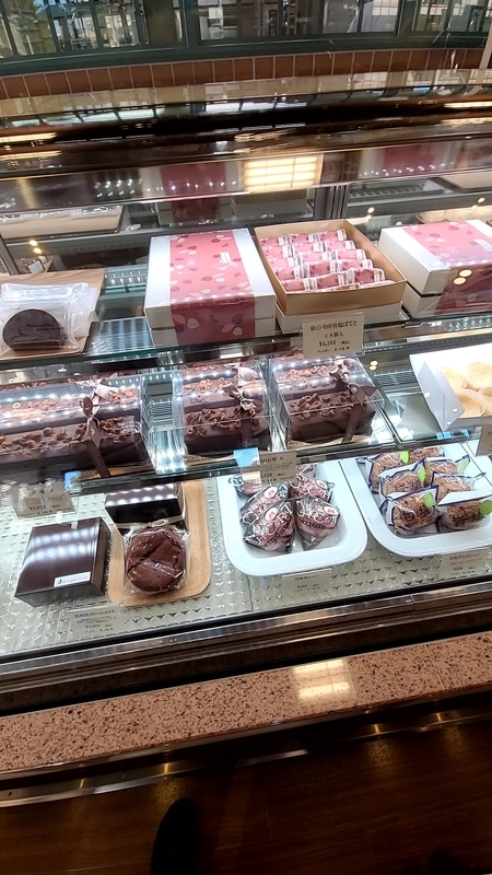 宮城県石巻グルメ情報 お土産にもオススメ 種類豊富なケーキや 焼き菓子などのスイーツが楽しめるお店 Patisserie Angelina パティスリー アンジェリーナ の 旨塩シュークリーム をご紹介 ちょいゆたblog