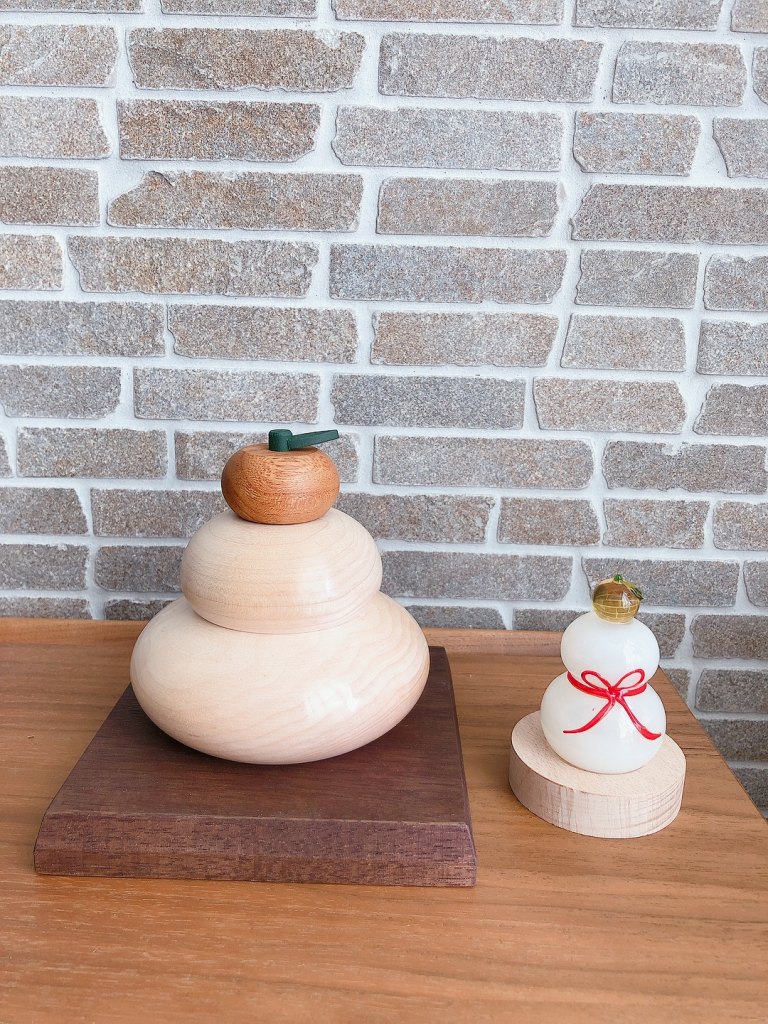 ついに！ 我が家に『はーとぼっくす工房』の、木製の鏡餅が来た