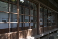 [斎館][窓ガラス][ガラス戸][木漏れ日][貫前神社]