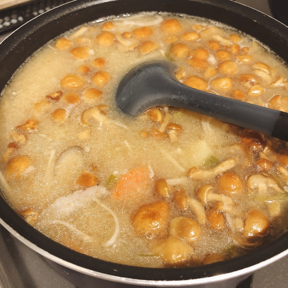 カンタン朝食アイデア なめこ豚汁蕎麦をいただきます 豚汁アレンジ Kei Life 12