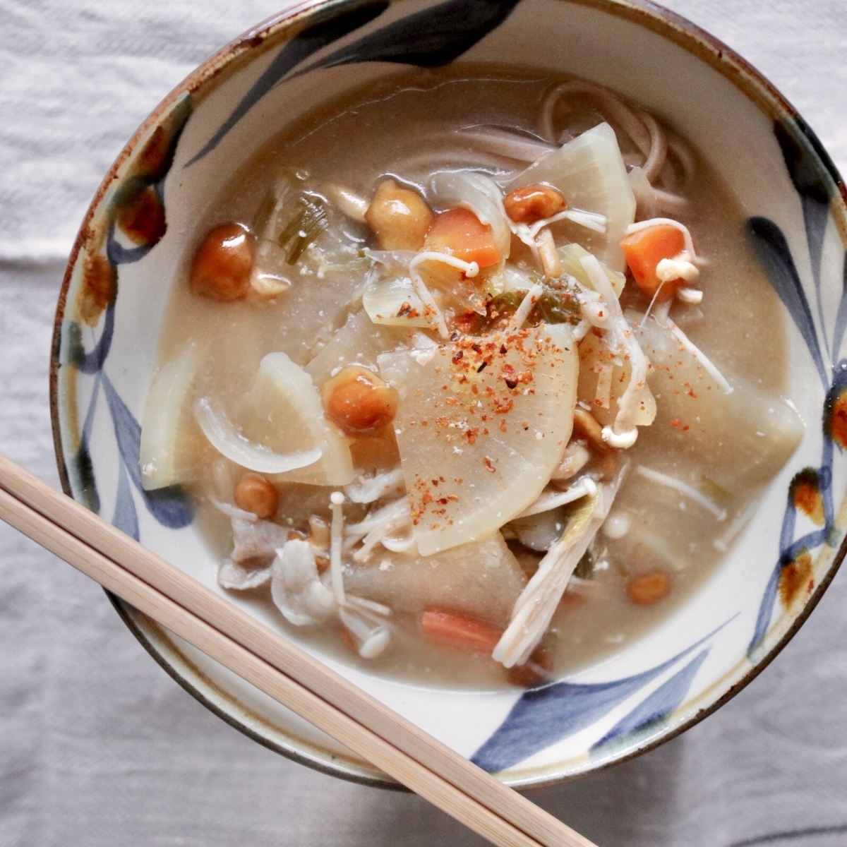 カンタン朝食アイデア なめこ豚汁蕎麦をいただきます 豚汁アレンジ Kei Life 12