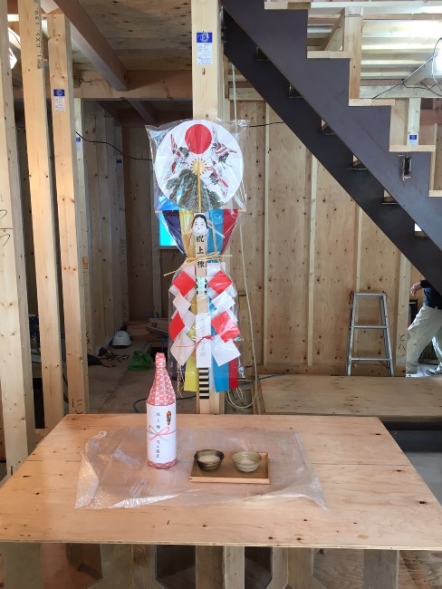 幣串祭壇